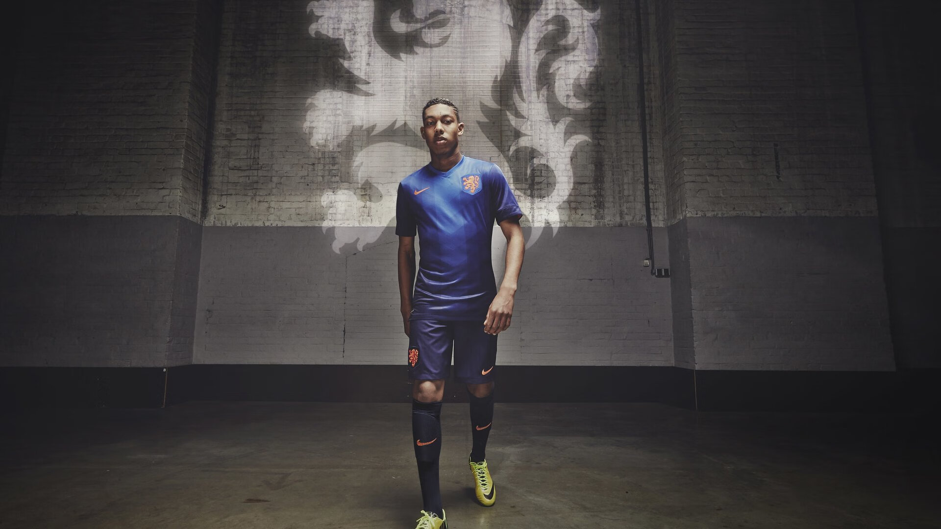 AYX官网-葡萄牙体育中场球员创造多次关键机会，葡萄牙队中锋