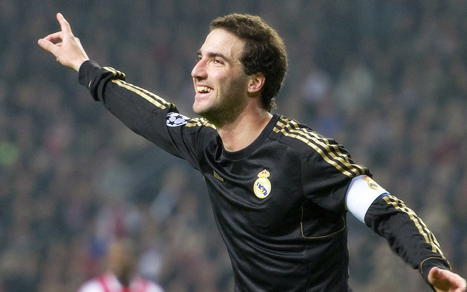 爱游戏体育官方网站-伊朗门将雪地封神，三场比赛零封对手，伊朗门将扑出c罗点球