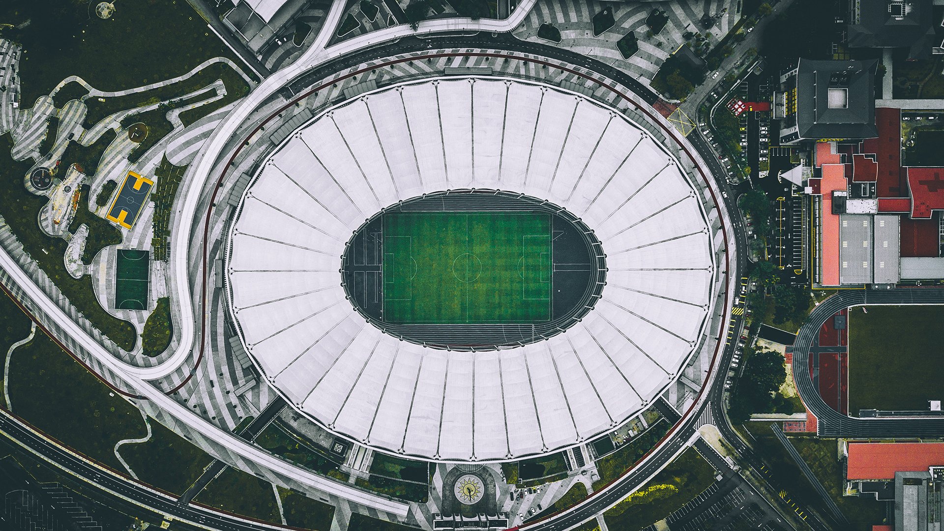 国足新帅上任,誓言带队冲击2026世界杯,国足新主帅最新人选